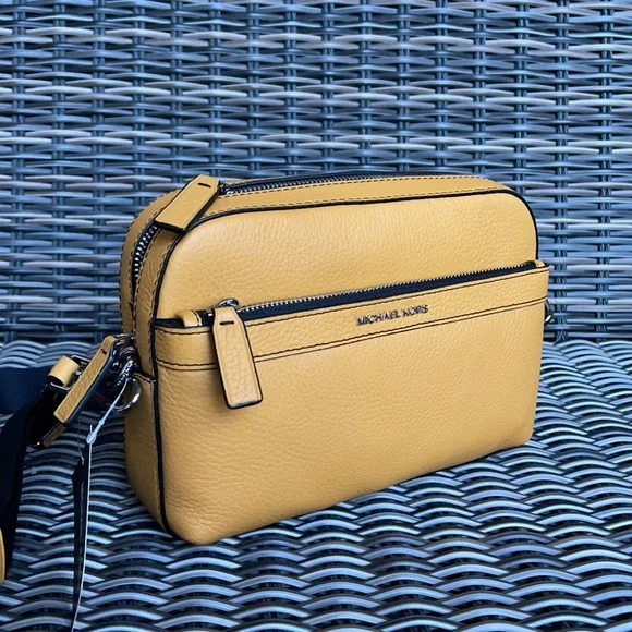 Michael Kors Cooper Utility Crossbody - Picture 3 of 16